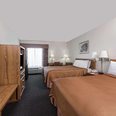 Howard Johnson By Wyndham Iowa La Exterior foto