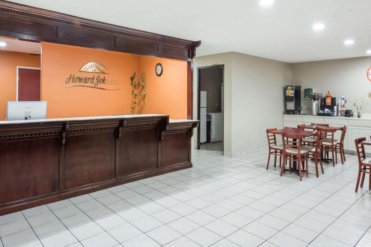 Howard Johnson By Wyndham Iowa La Exterior foto